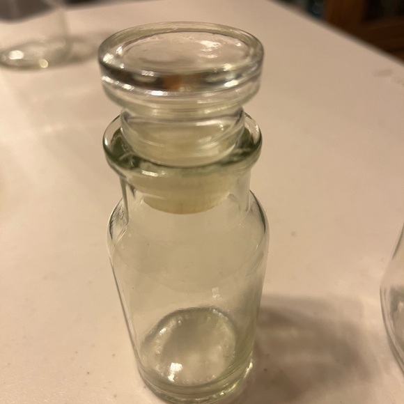 Two vintage jars with lids lot  both have riding on the bottom - Picture 3 of 8